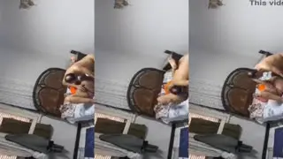 الخول يلحس كس جارته وينيكها في غرفة نومها