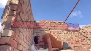 فتاة محجبة تتناك علي السطح من حبيبها