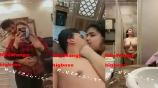 مراهقة محجبة مع حبيبها عارية هو يبوسها ويحضنها ويصورها وهي تستحم